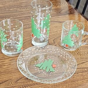 Vintage  Dayton Hudson Clear Glass Xmas Tree. 4 Groups  of Glassware.